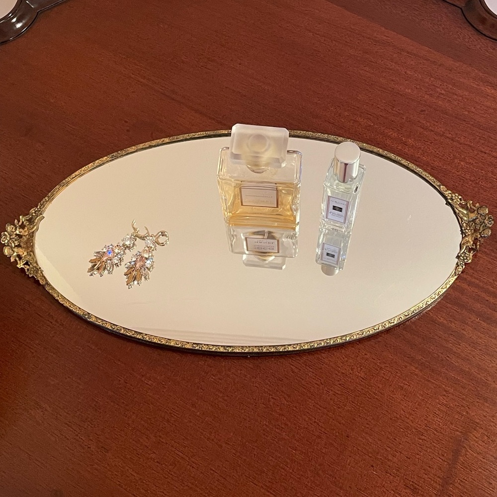 OVAL VINTAGE MIRROR